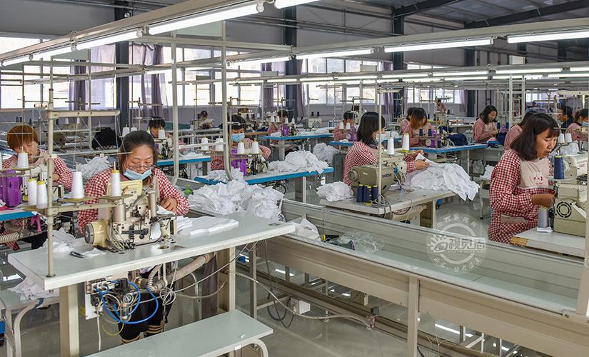 缝纫机奏响脱贫曲——一家服装加工厂的就业扶贫实践